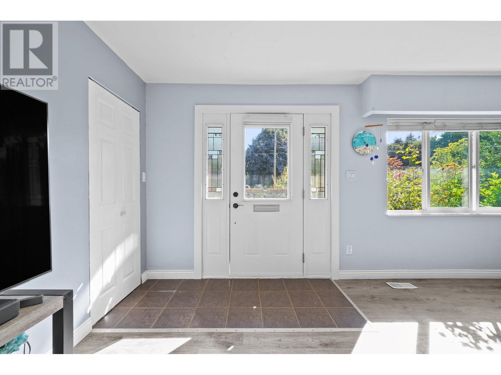 21695 122 Avenue, Maple Ridge, British Columbia  V2X 3X1 - Photo 5 - R2957891