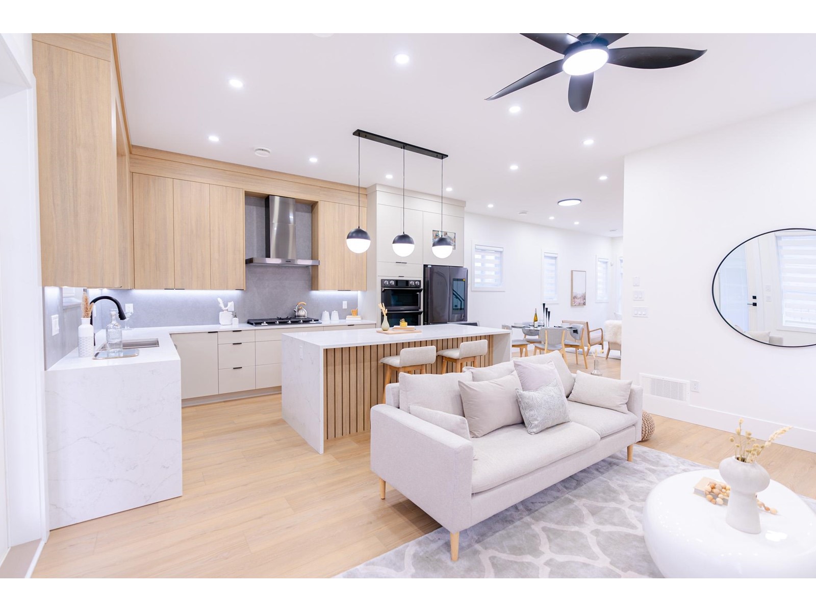 14450 60 Avenue, Surrey, British Columbia  V3S 1R3 - Photo 2 - R2957168