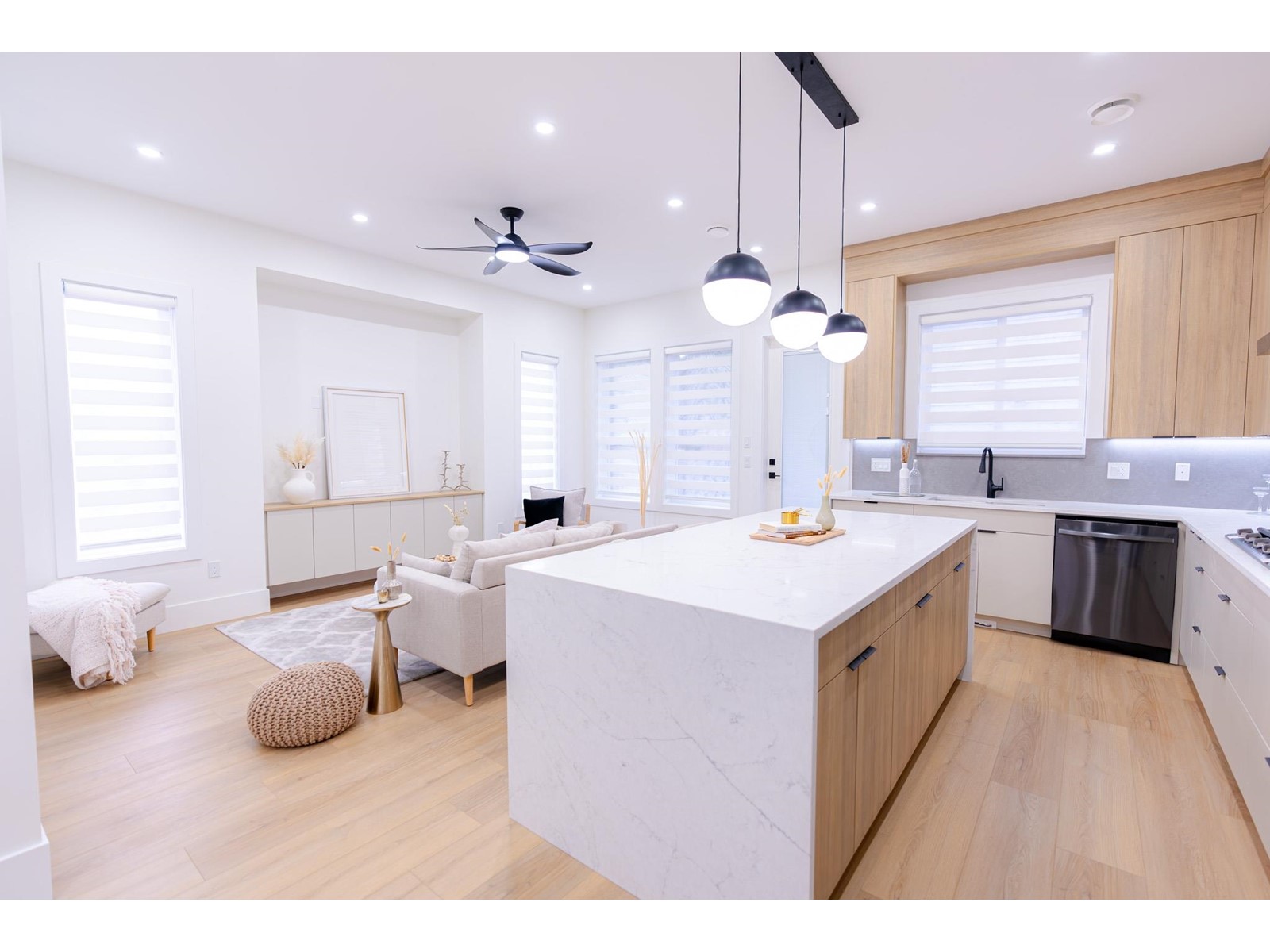 14450 60 Avenue, Surrey, British Columbia  V3S 1R3 - Photo 3 - R2957168