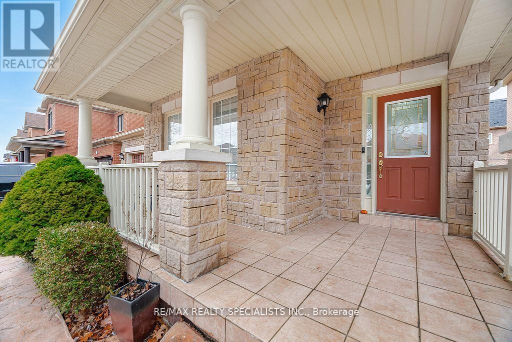 80 Octillo Boulevard, Brampton, Ontario  L6R 2V6 - Photo 4 - W11932240