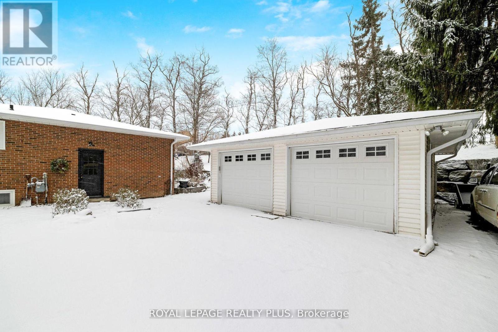 25 Caroline Street, Halton Hills, Ontario  L7G 2J5 - Photo 4 - W11932253