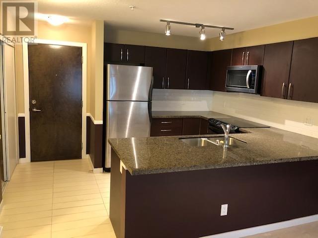 Listing Picture 3 of 6 : 205 7337 MACPHERSON AVENUE, Burnaby / 本拿比 - 魯藝地產 Yvonne Lu Group - MLS Medallion Club Member