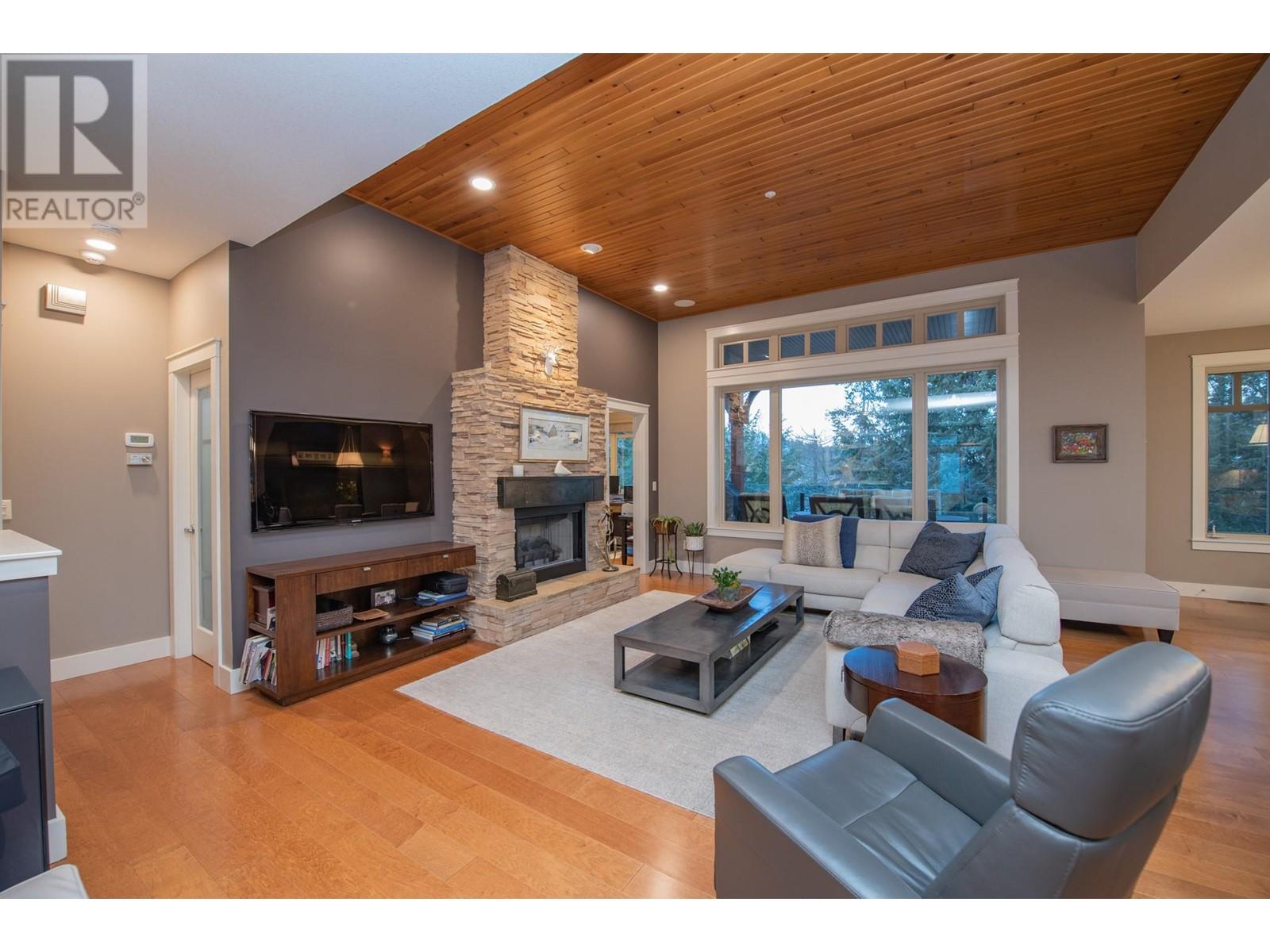 108 Mashie Crescent, Vernon, British Columbia V1H 1V8 - Photo 9 - 10331921