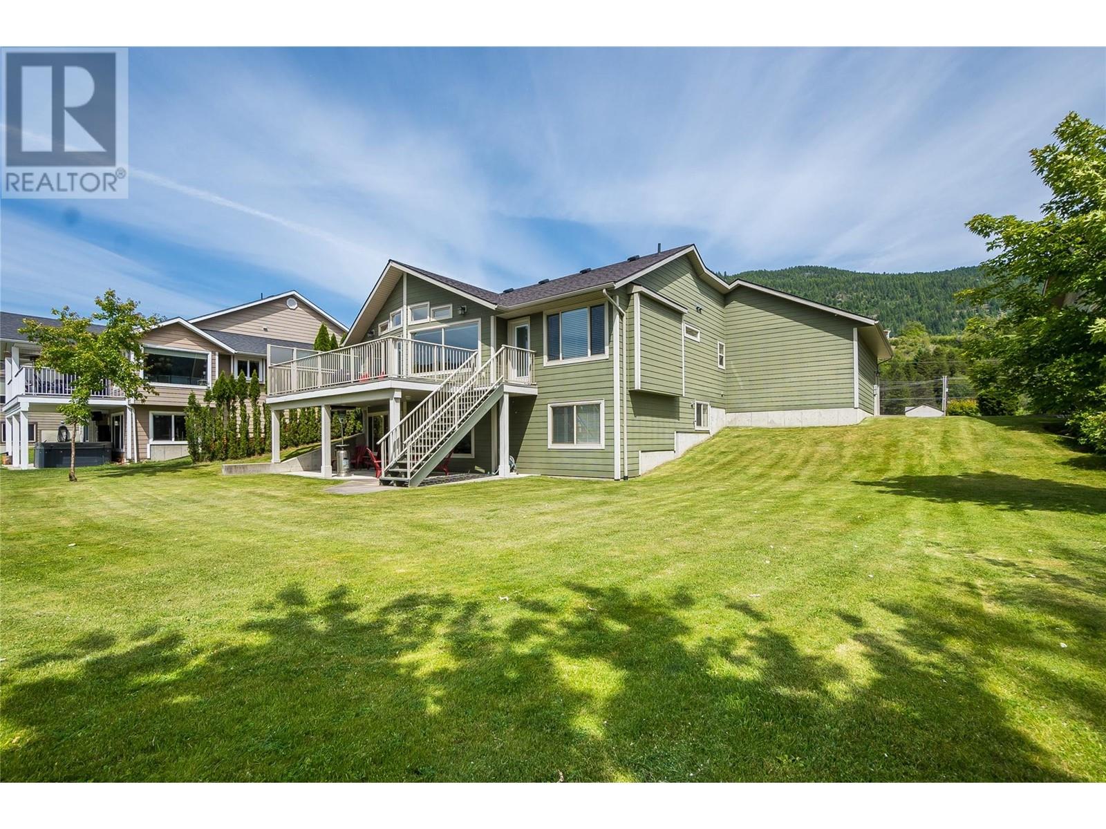 Property at 755 WATERLOO Road image 5