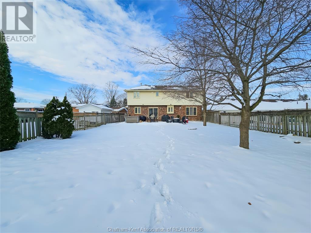 72 Gregory Drive, Chatham, Ontario  N7L 2L1 - Photo 3 - 25001197