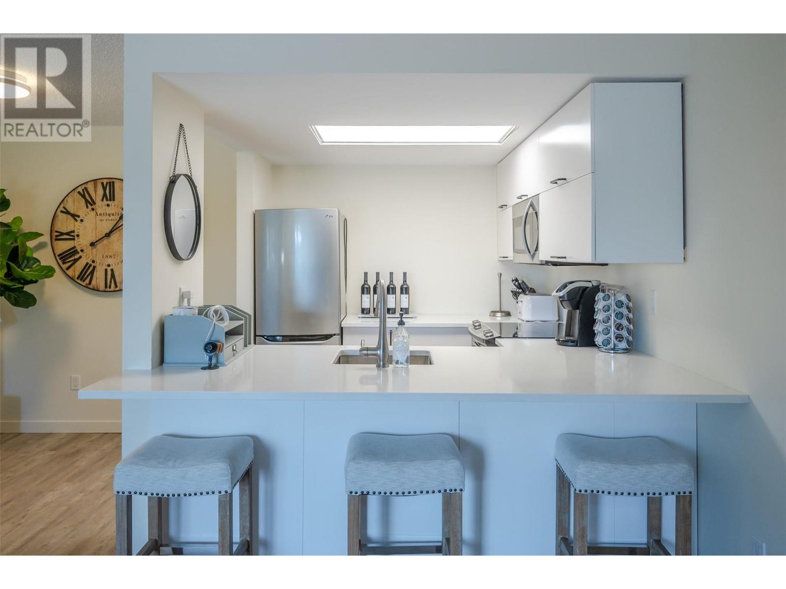 Property at 3140 Wilson Street Unit# 917 image 4