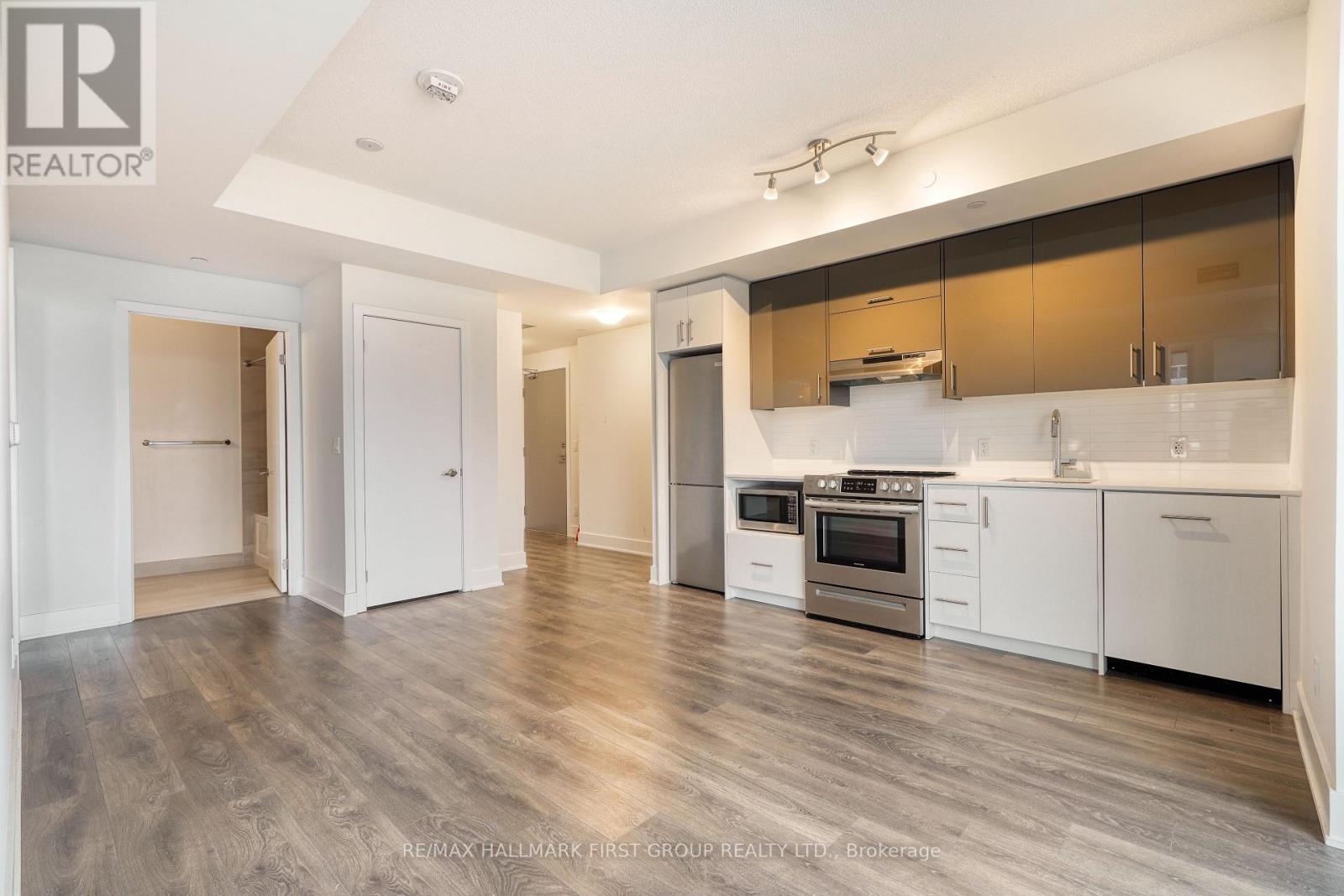 Property at 1015 - 188 FAIRVIEW MALL DRIVE image 2