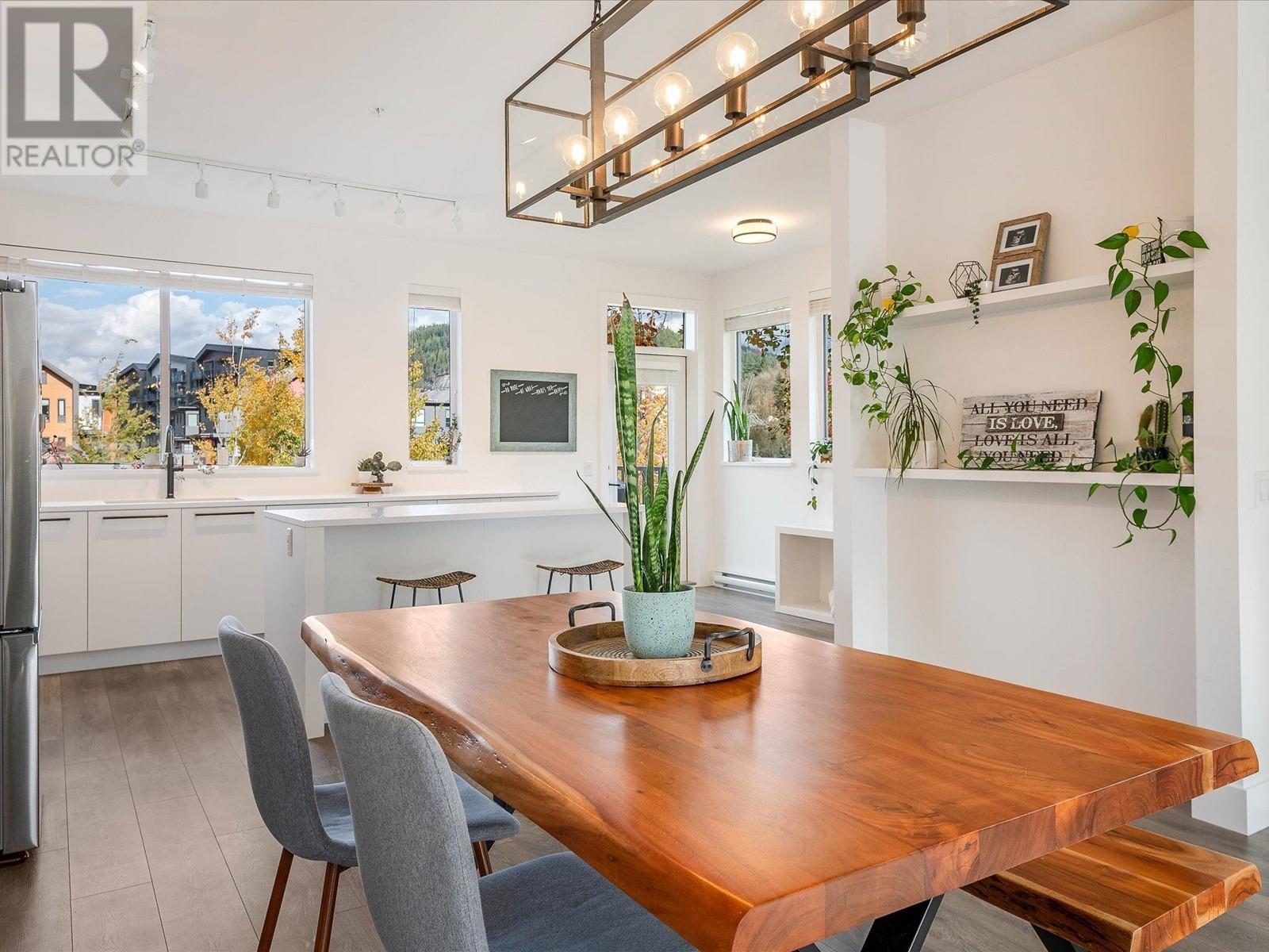 1376 Peakside Place, Squamish, British Columbia  V8B 1A8 - Photo 7 - R2957125