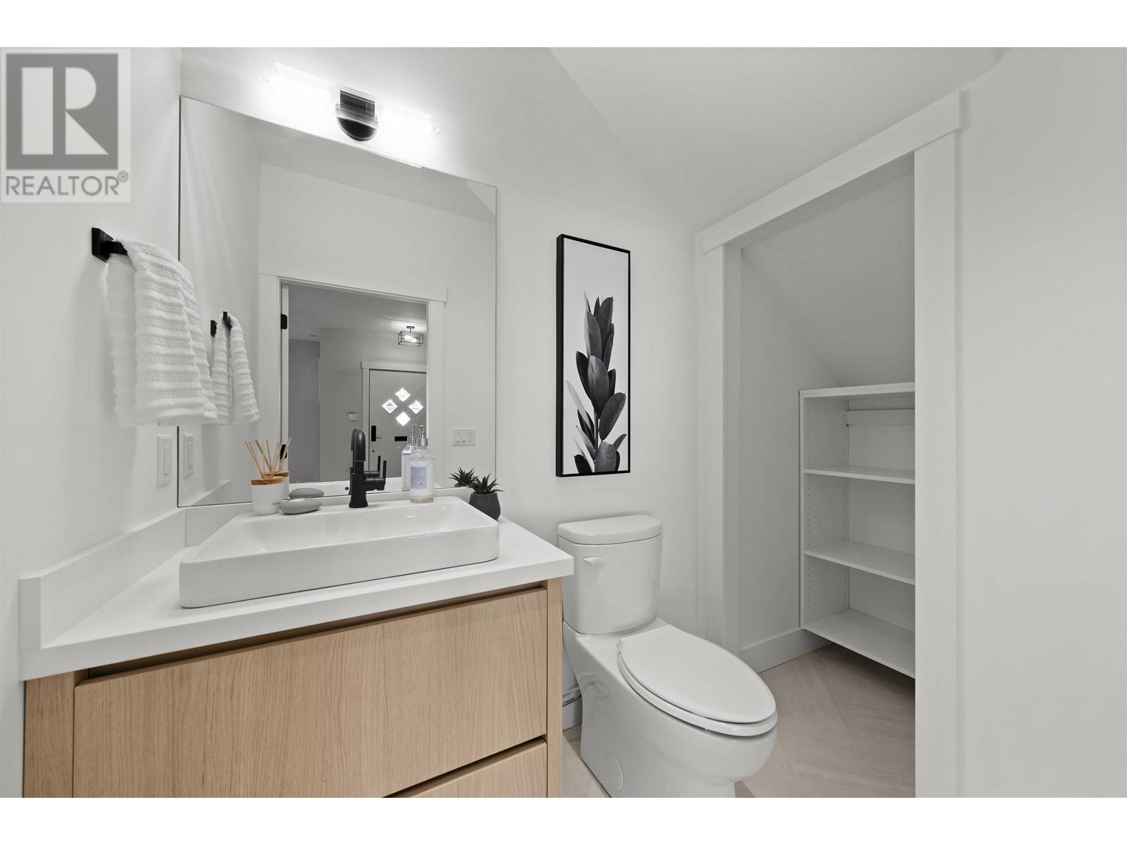 Listing Picture 19 of 19 : 1058 W 15 TH AVENUE, Vancouver / 溫哥華 - 魯藝地產 Yvonne Lu Group - MLS Medallion Club Member