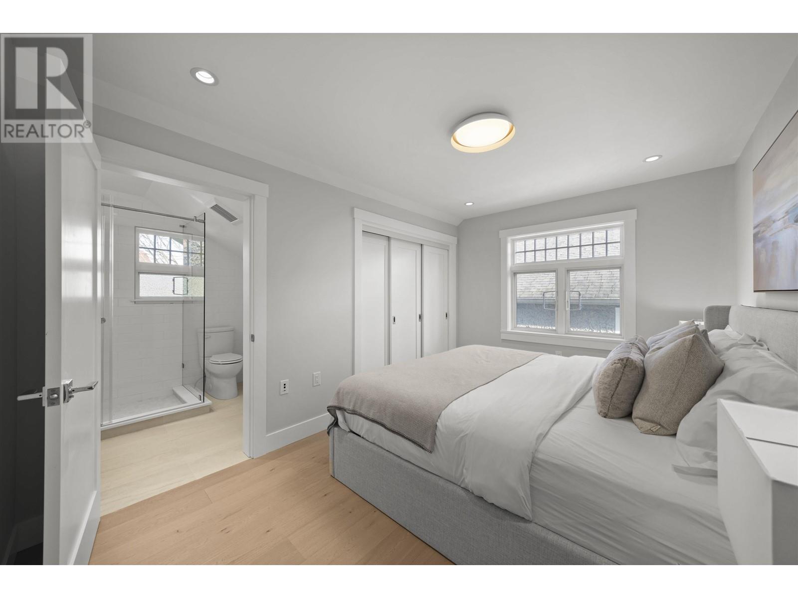 Listing Picture 15 of 19 : 1058 W 15 TH AVENUE, Vancouver / 溫哥華 - 魯藝地產 Yvonne Lu Group - MLS Medallion Club Member