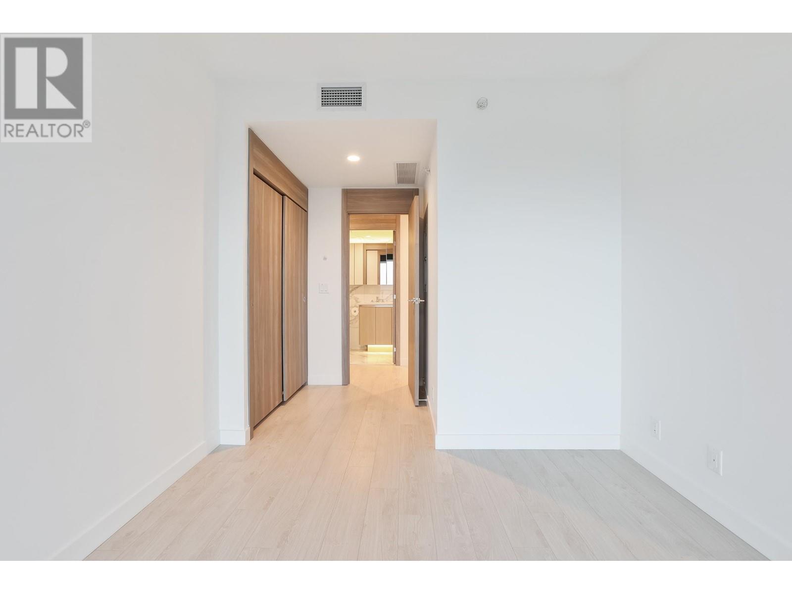 Listing Picture 14 of 23 : 3906 4890 LOUGHEED HIGHWAY, Burnaby / 本拿比 - 魯藝地產 Yvonne Lu Group - MLS Medallion Club Member