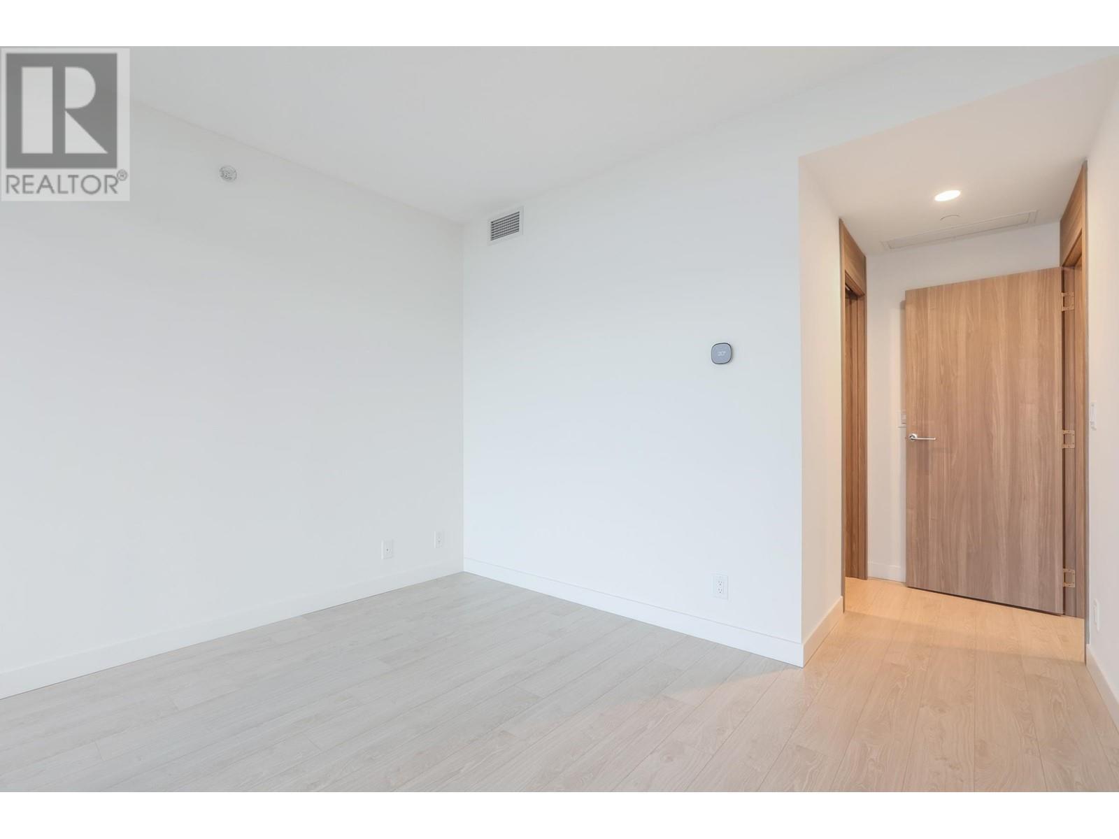 Listing Picture 15 of 23 : 3906 4890 LOUGHEED HIGHWAY, Burnaby / 本拿比 - 魯藝地產 Yvonne Lu Group - MLS Medallion Club Member
