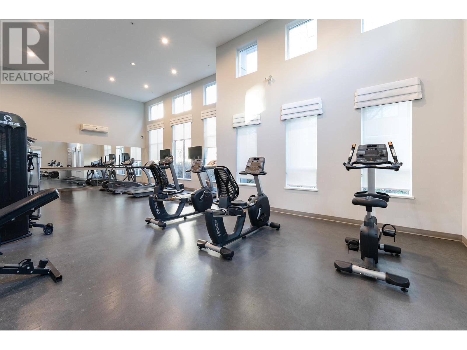 Listing Picture 27 of 28 : 405 9311 ALEXANDRA ROAD, Richmond / 烈治文 - 魯藝地產 Yvonne Lu Group - MLS Medallion Club Member