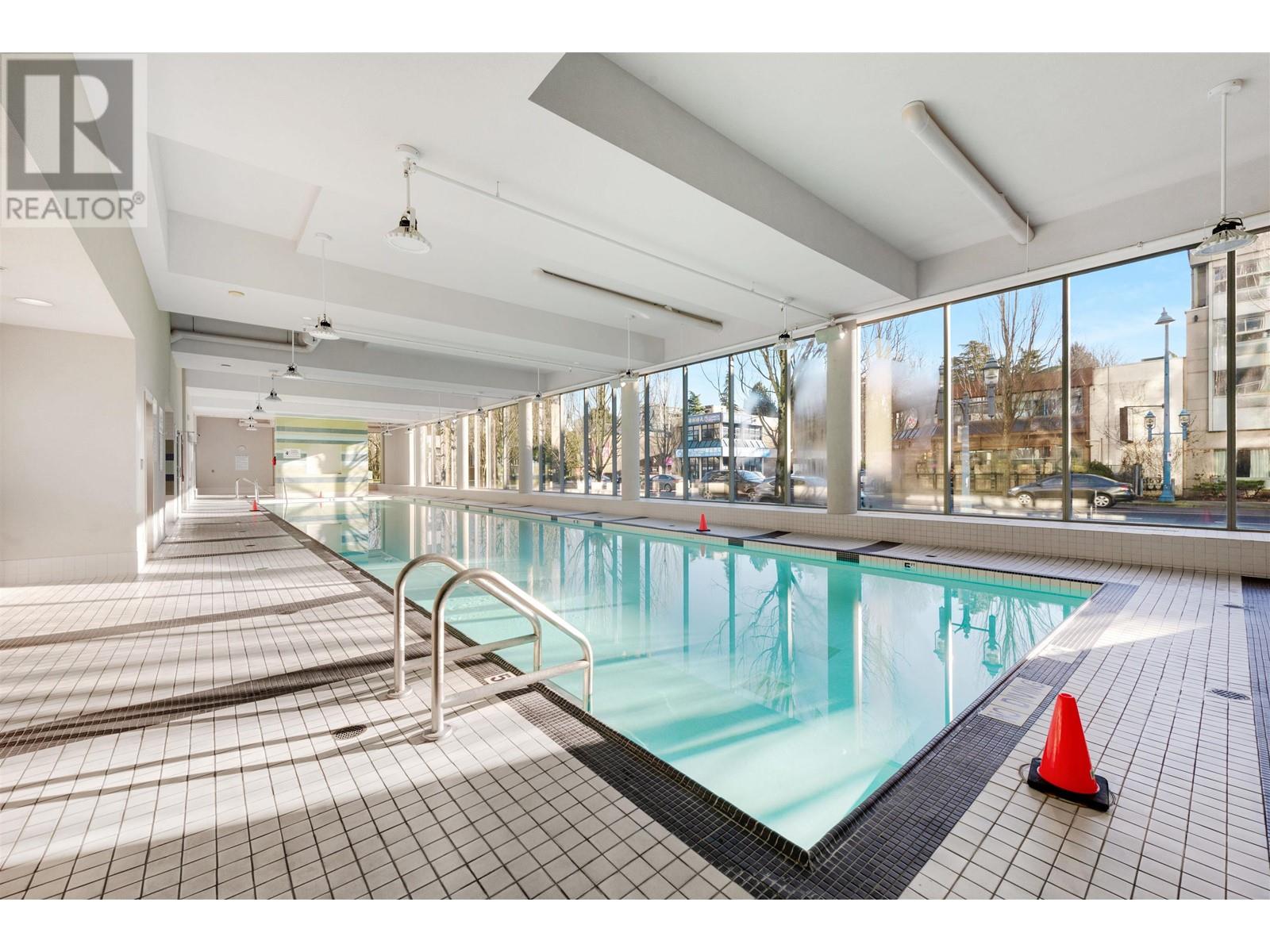Listing Picture 13 of 20 : 805 5900 ALDERBRIDGE WAY, Richmond / 烈治文 - 魯藝地產 Yvonne Lu Group - MLS Medallion Club Member