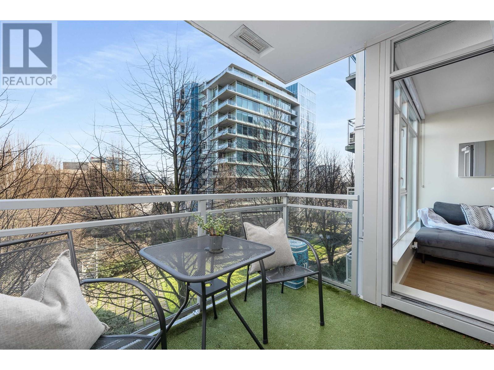 Listing Picture 5 of 20 : 805 5900 ALDERBRIDGE WAY, Richmond / 烈治文 - 魯藝地產 Yvonne Lu Group - MLS Medallion Club Member