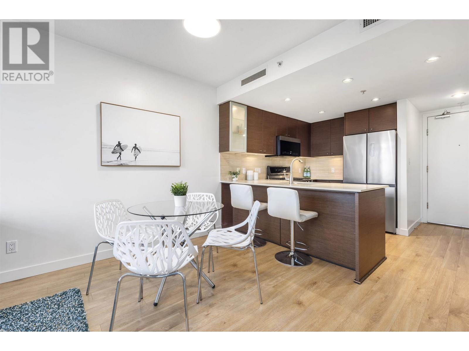 Listing Picture 6 of 20 : 805 5900 ALDERBRIDGE WAY, Richmond / 烈治文 - 魯藝地產 Yvonne Lu Group - MLS Medallion Club Member