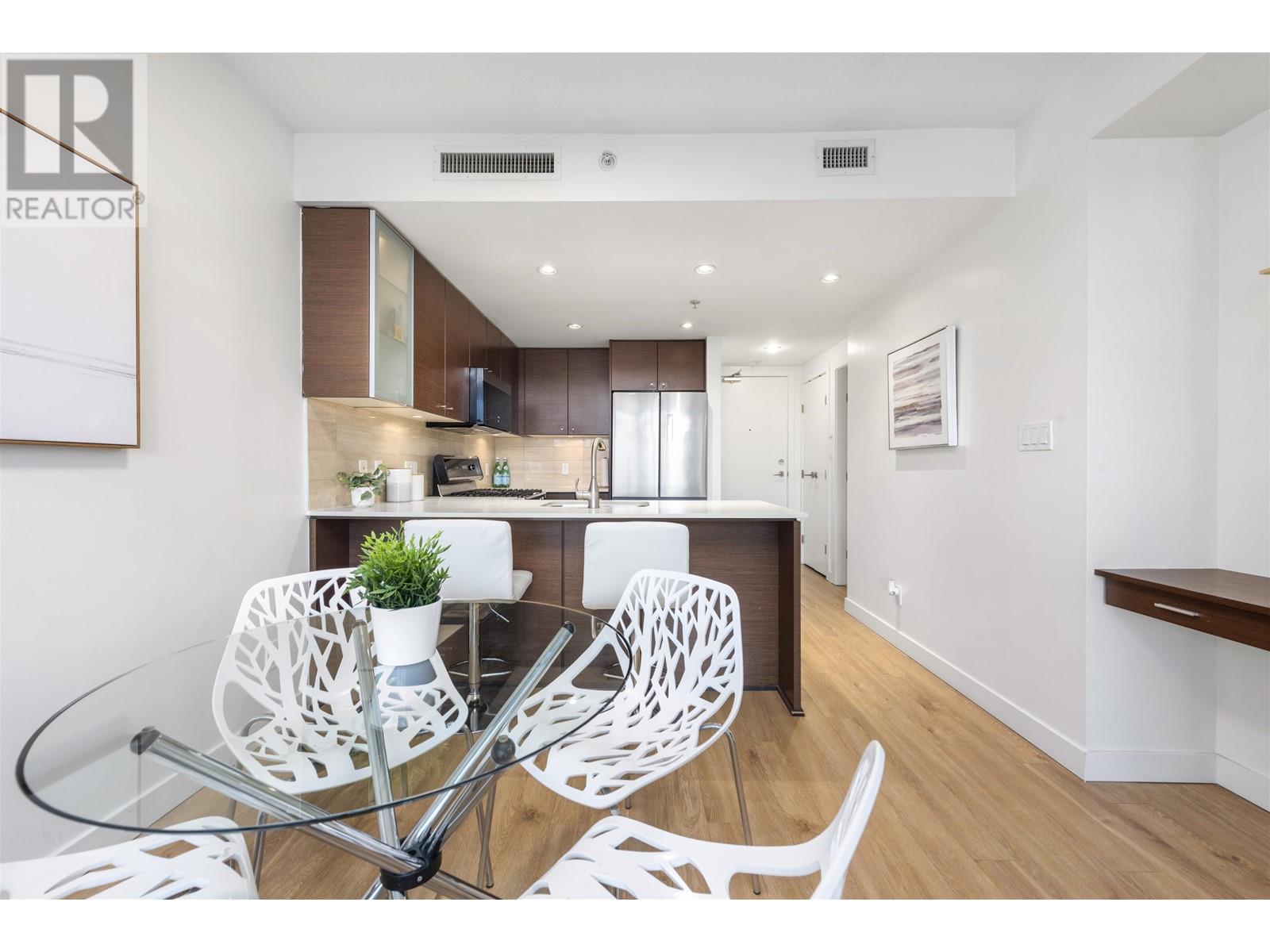 Listing Picture 7 of 20 : 805 5900 ALDERBRIDGE WAY, Richmond / 烈治文 - 魯藝地產 Yvonne Lu Group - MLS Medallion Club Member