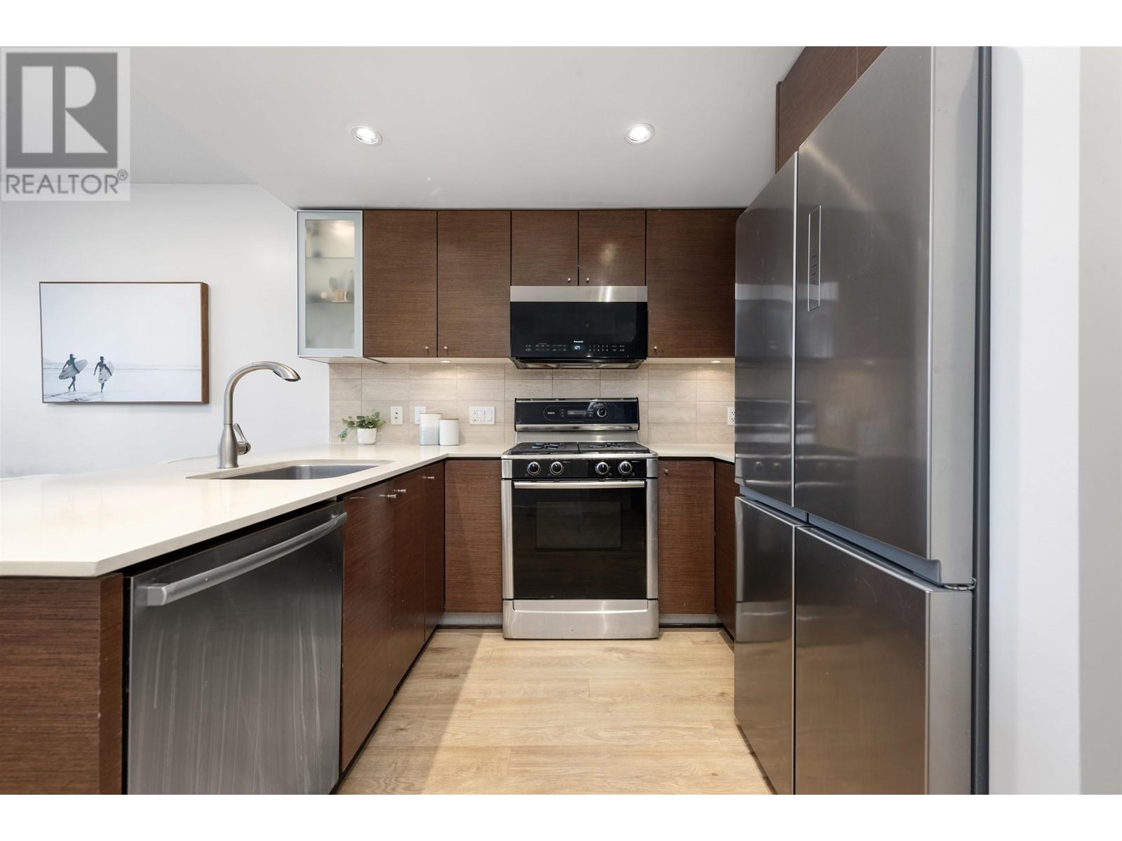 Listing Picture 8 of 20 : 805 5900 ALDERBRIDGE WAY, Richmond / 烈治文 - 魯藝地產 Yvonne Lu Group - MLS Medallion Club Member