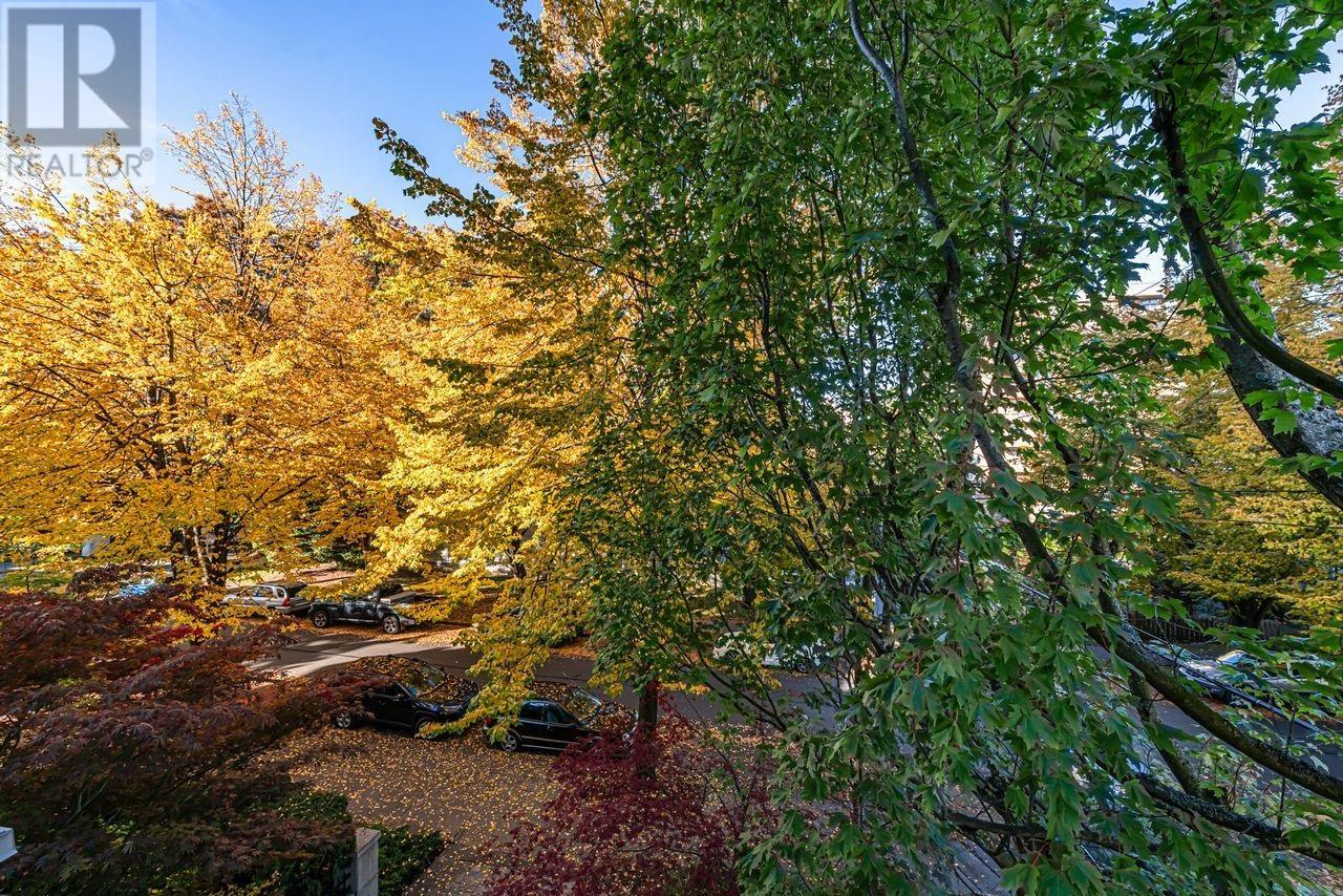 Listing Picture 19 of 40 : 3 2838 BIRCH STREET, Vancouver / 溫哥華 - 魯藝地產 Yvonne Lu Group - MLS Medallion Club Member