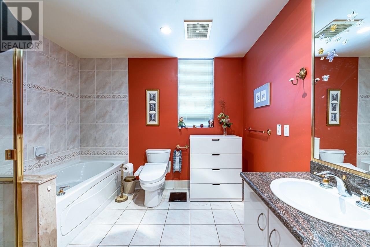 Listing Picture 31 of 40 : 3 2838 BIRCH STREET, Vancouver / 溫哥華 - 魯藝地產 Yvonne Lu Group - MLS Medallion Club Member