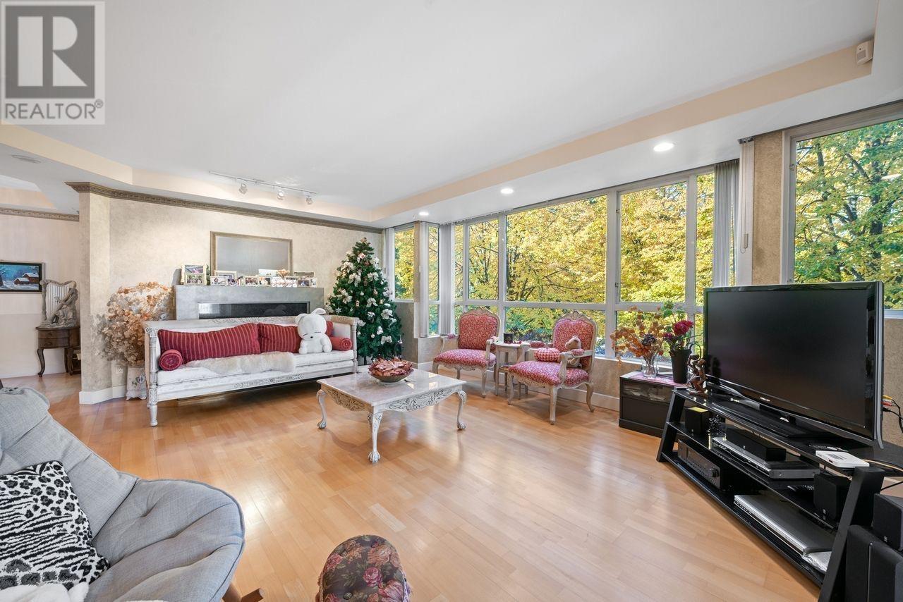 Listing Picture 6 of 40 : 3 2838 BIRCH STREET, Vancouver / 溫哥華 - 魯藝地產 Yvonne Lu Group - MLS Medallion Club Member