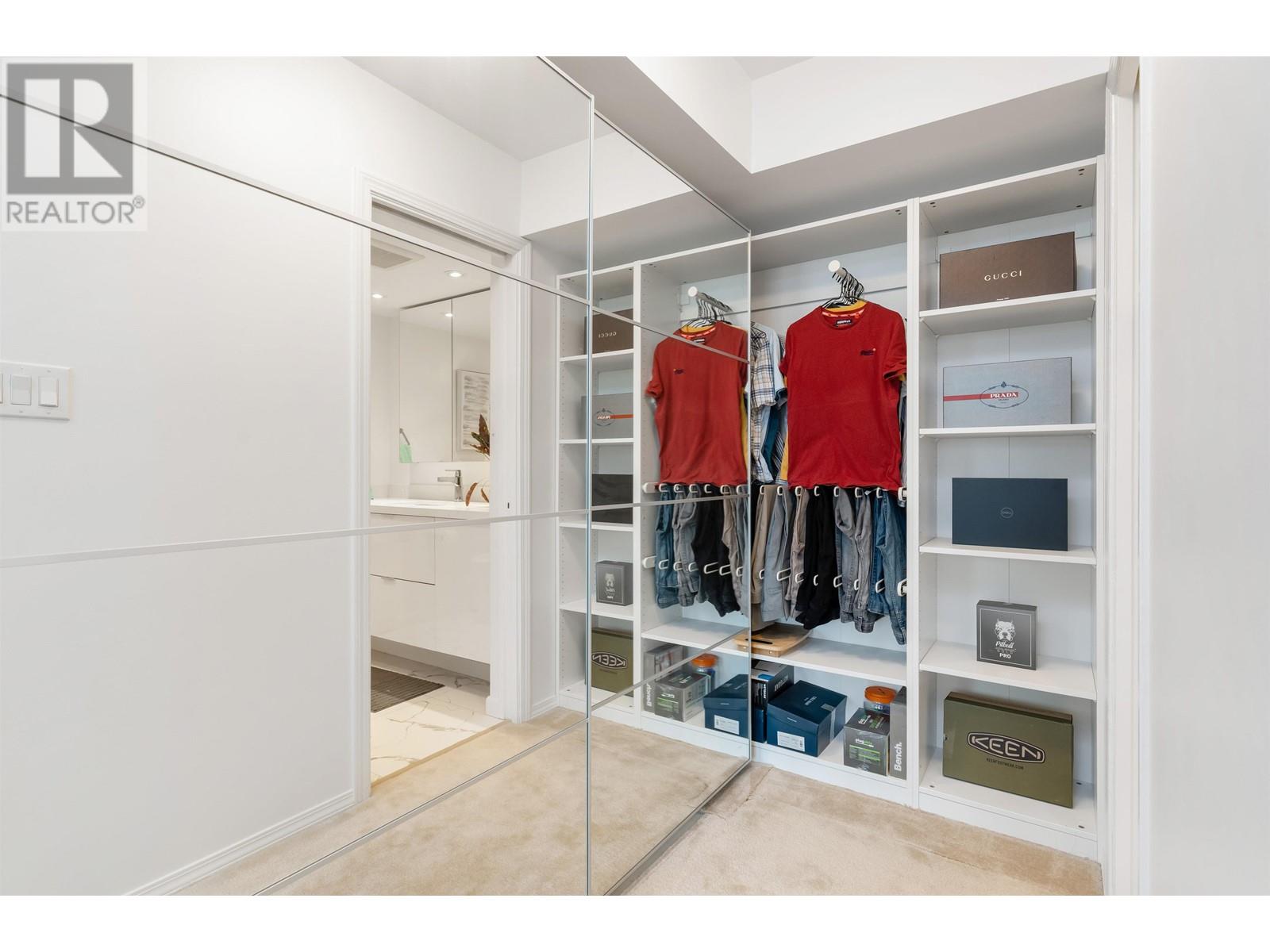 Listing Picture 21 of 38 : 2102 6055 NELSON AVENUE, Burnaby / 本拿比 - 魯藝地產 Yvonne Lu Group - MLS Medallion Club Member