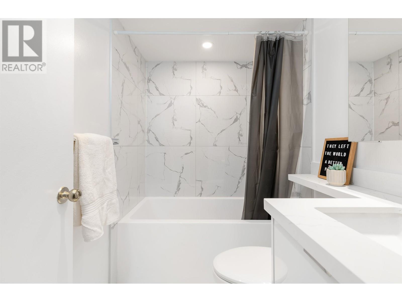 Listing Picture 23 of 38 : 2102 6055 NELSON AVENUE, Burnaby / 本拿比 - 魯藝地產 Yvonne Lu Group - MLS Medallion Club Member