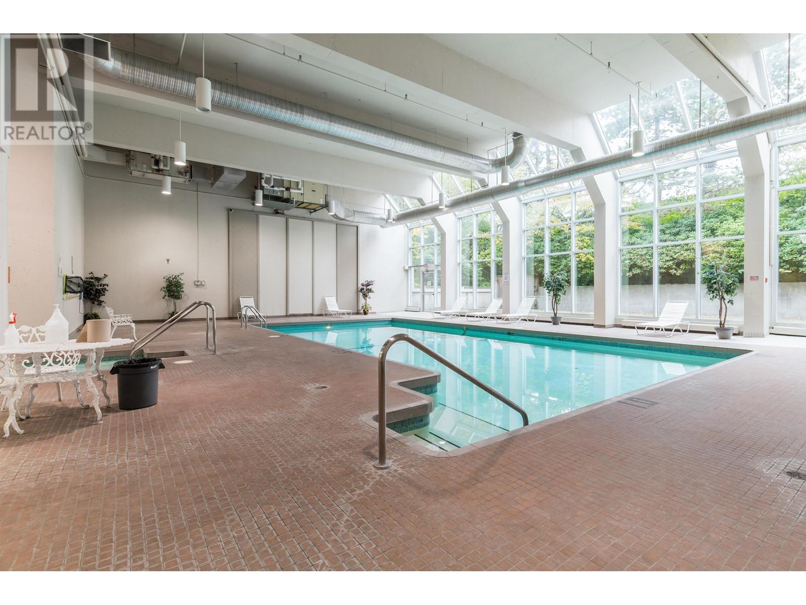 Listing Picture 27 of 38 : 2102 6055 NELSON AVENUE, Burnaby / 本拿比 - 魯藝地產 Yvonne Lu Group - MLS Medallion Club Member