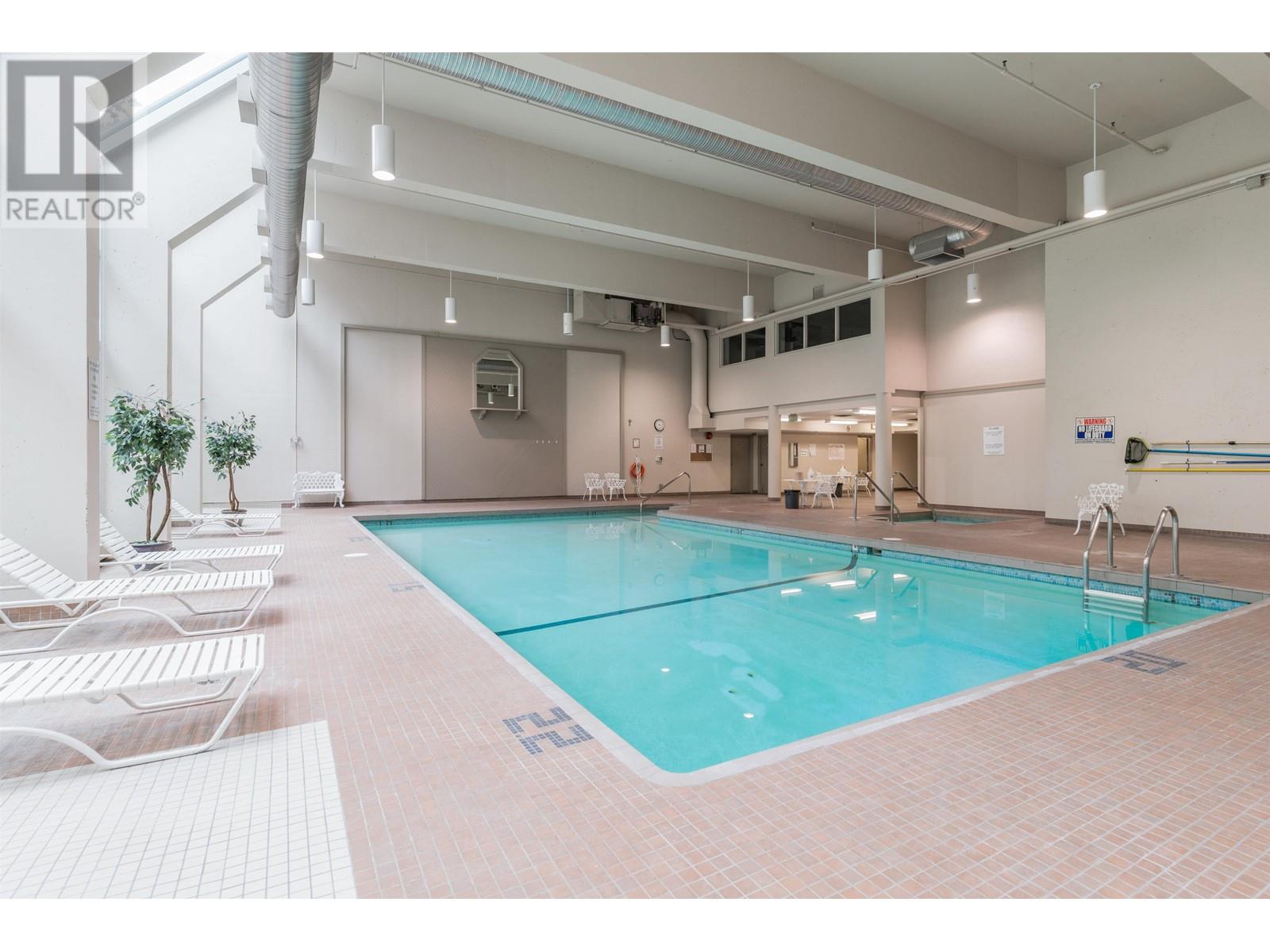 Listing Picture 29 of 38 : 2102 6055 NELSON AVENUE, Burnaby / 本拿比 - 魯藝地產 Yvonne Lu Group - MLS Medallion Club Member