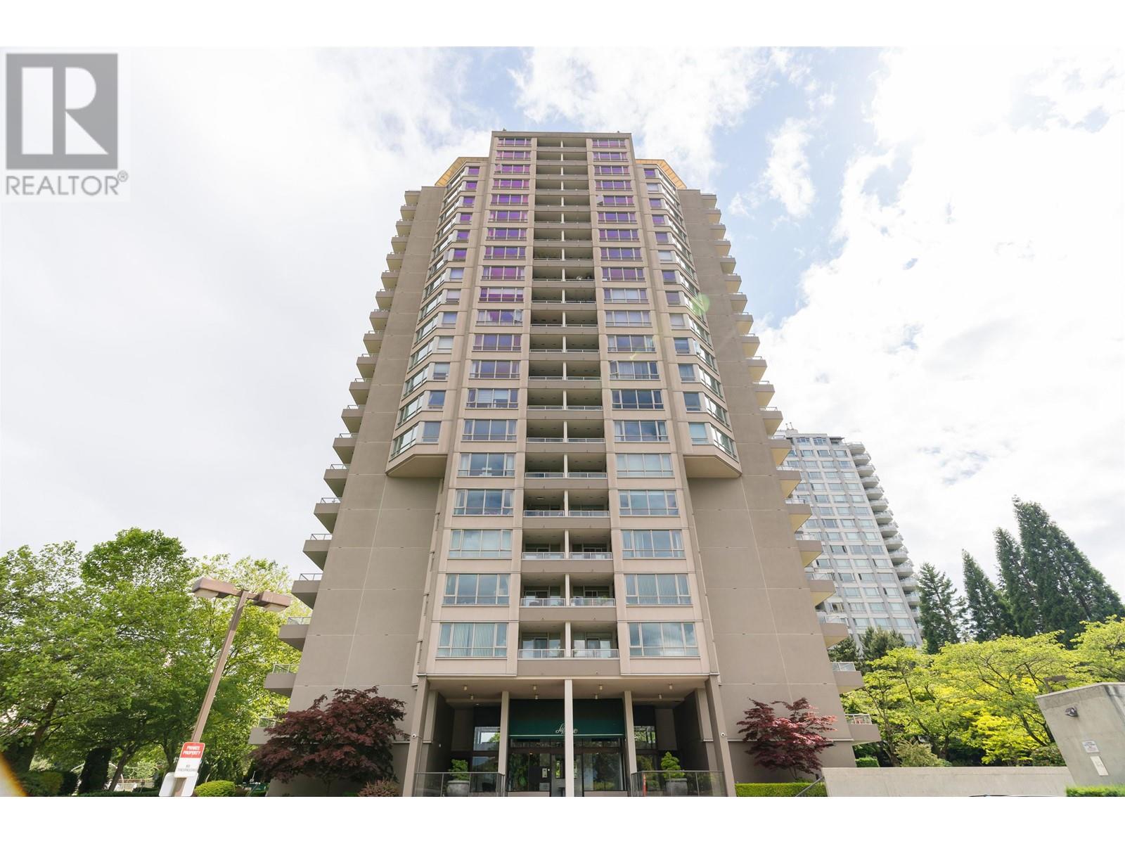 Listing Picture 32 of 38 : 2102 6055 NELSON AVENUE, Burnaby / 本拿比 - 魯藝地產 Yvonne Lu Group - MLS Medallion Club Member