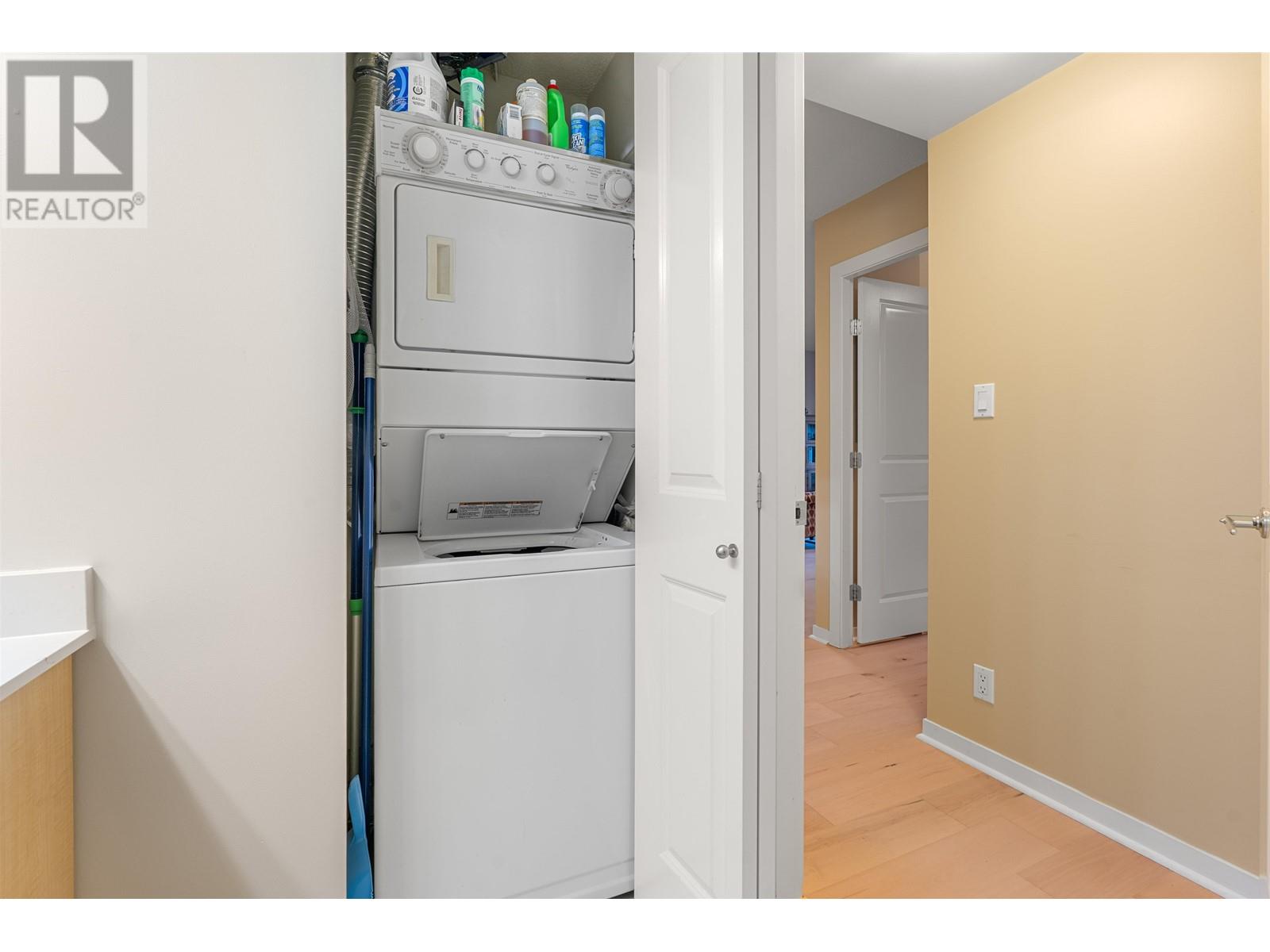 307 3638 Vanness Avenue, Vancouver, British Columbia  V5R 6H6 - Photo 5 - R2957961