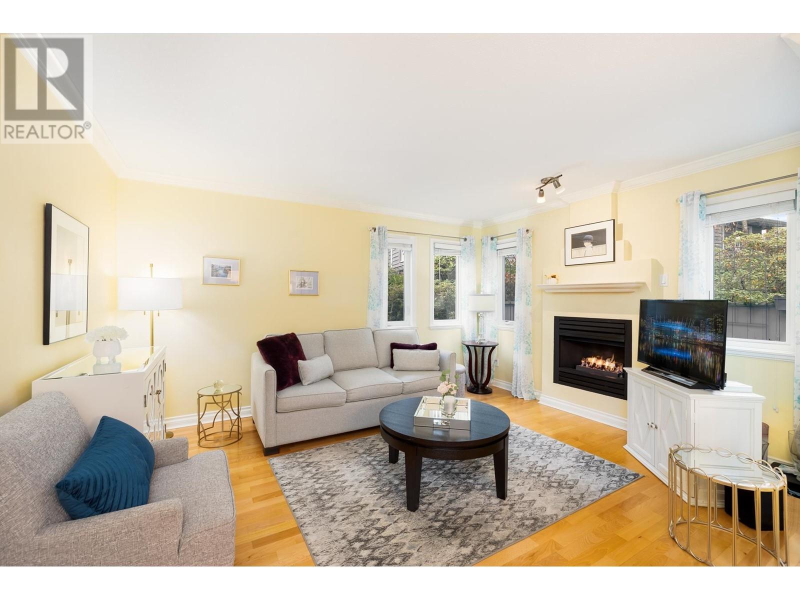 1539 Bowser Avenue, North Vancouver, British Columbia  V7P 2Y4 - Photo 4 - R2957989