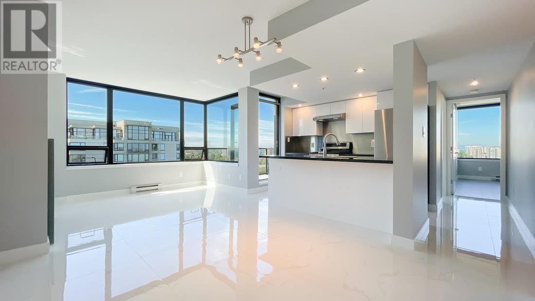 Listing Picture 2 of 29 : 1708 9180 HEMLOCK DRIVE, Richmond / 烈治文 - 魯藝地產 Yvonne Lu Group - MLS Medallion Club Member