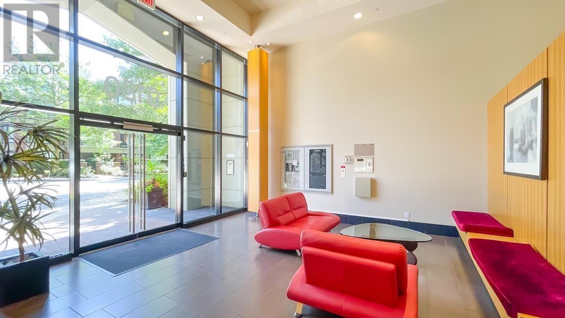 Listing Picture 20 of 29 : 1708 9180 HEMLOCK DRIVE, Richmond / 烈治文 - 魯藝地產 Yvonne Lu Group - MLS Medallion Club Member
