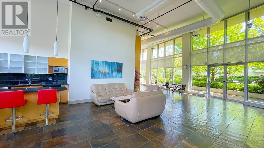 Listing Picture 21 of 29 : 1708 9180 HEMLOCK DRIVE, Richmond / 烈治文 - 魯藝地產 Yvonne Lu Group - MLS Medallion Club Member