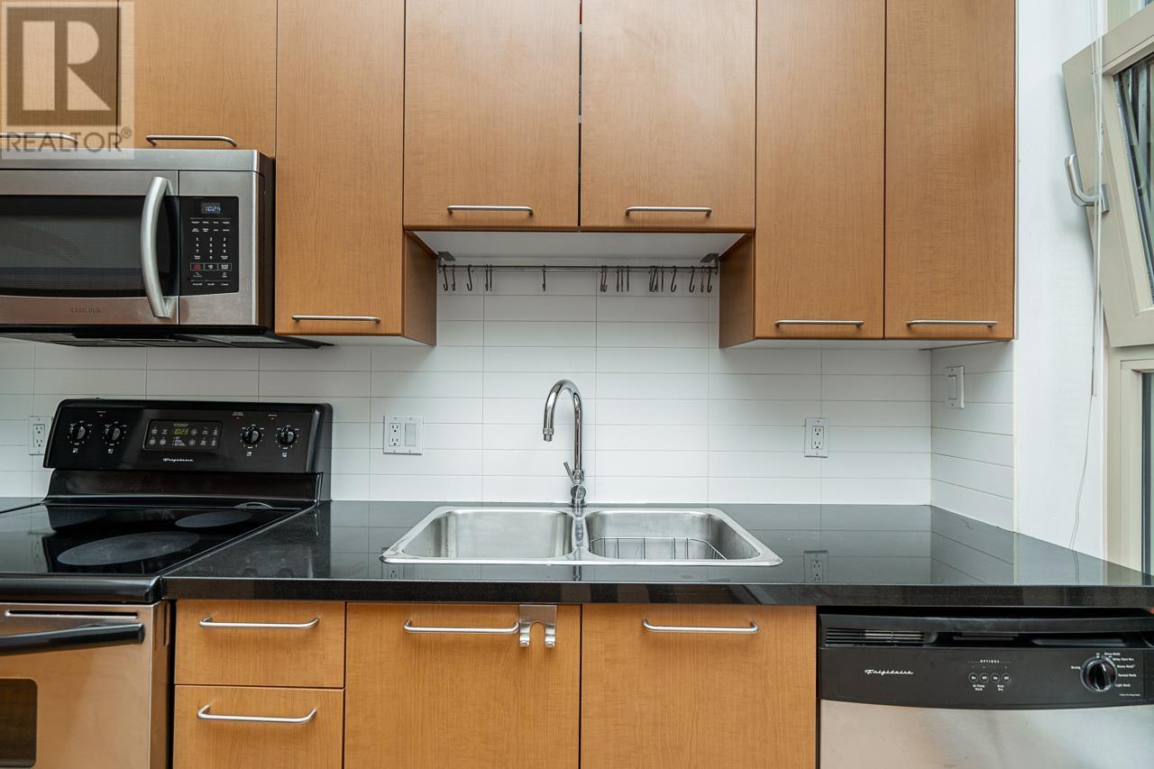 Listing Picture 20 of 39 : 105 205 E 10TH AVENUE, Vancouver / 溫哥華 - 魯藝地產 Yvonne Lu Group - MLS Medallion Club Member