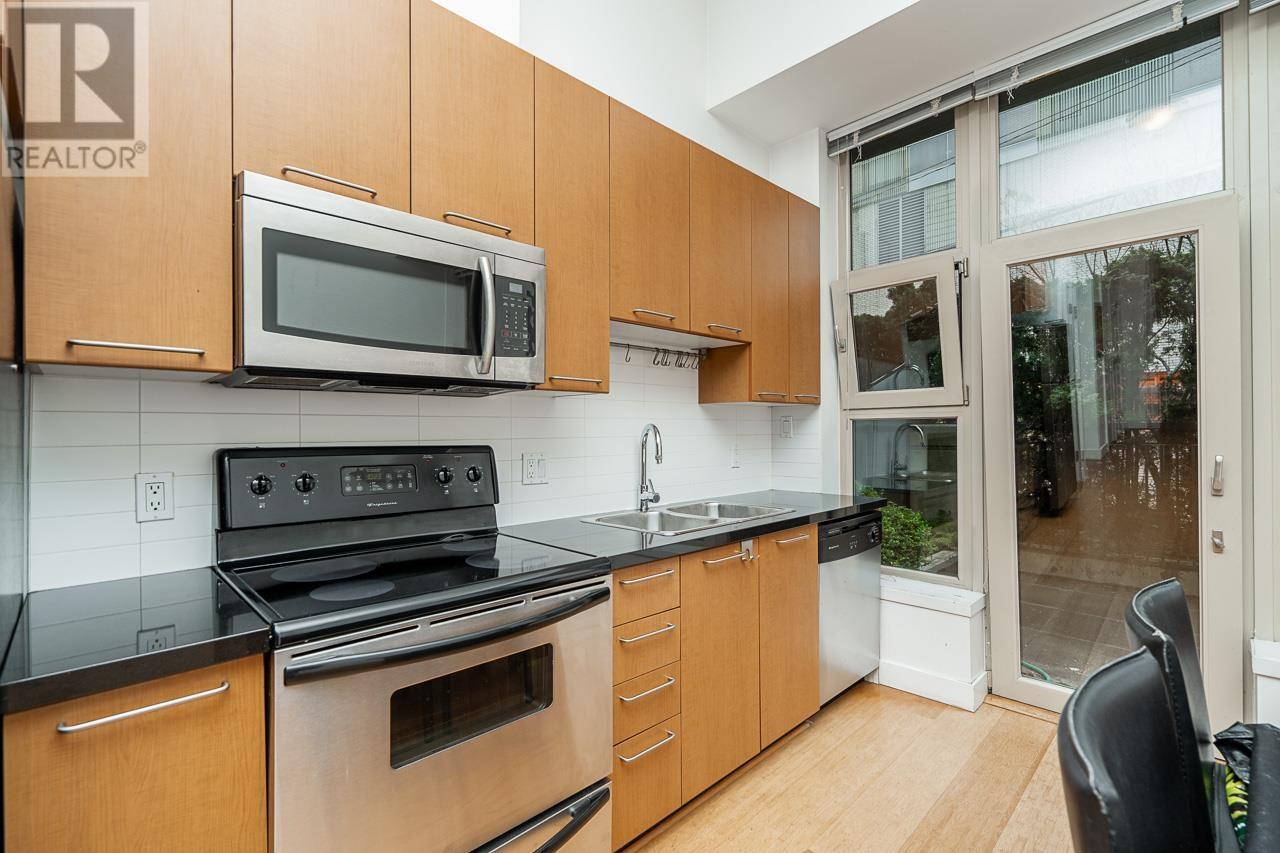 Listing Picture 22 of 39 : 105 205 E 10TH AVENUE, Vancouver / 溫哥華 - 魯藝地產 Yvonne Lu Group - MLS Medallion Club Member