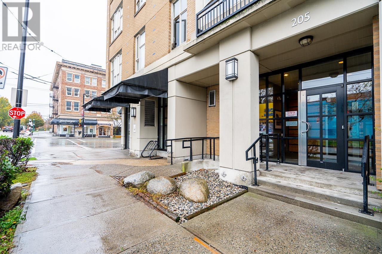 Listing Picture 35 of 39 : 105 205 E 10TH AVENUE, Vancouver / 溫哥華 - 魯藝地產 Yvonne Lu Group - MLS Medallion Club Member