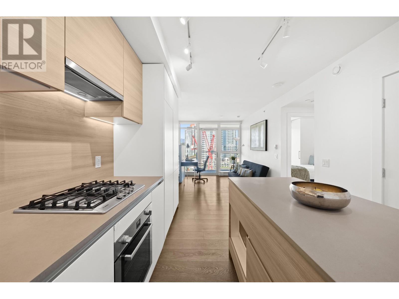 1208 652 Whiting Way, Coquitlam, British Columbia  V3J 0K3 - Photo 2 - R2957997