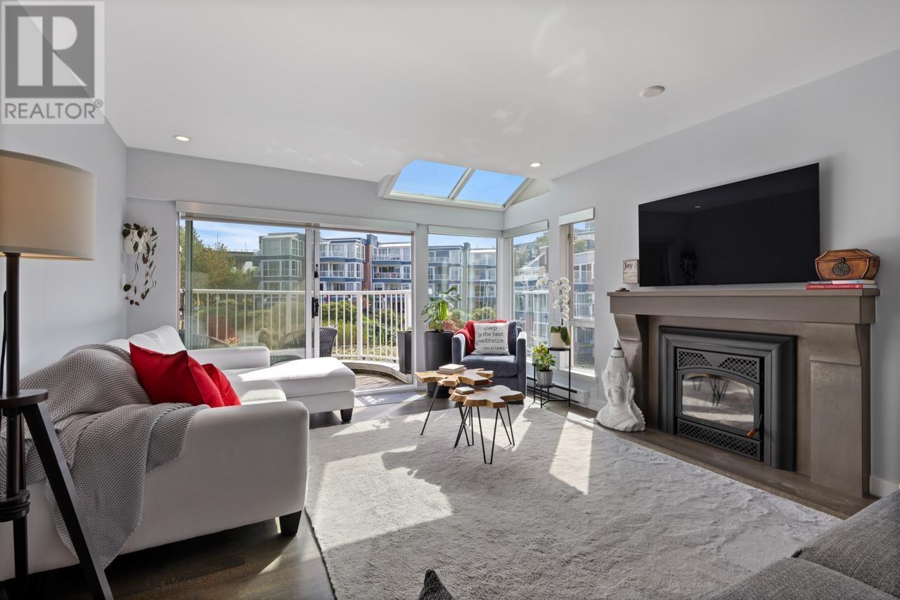 Listing Picture 2 of 38 : 1594 ISLAND PARK WALK, Vancouver / 溫哥華 - 魯藝地產 Yvonne Lu Group - MLS Medallion Club Member