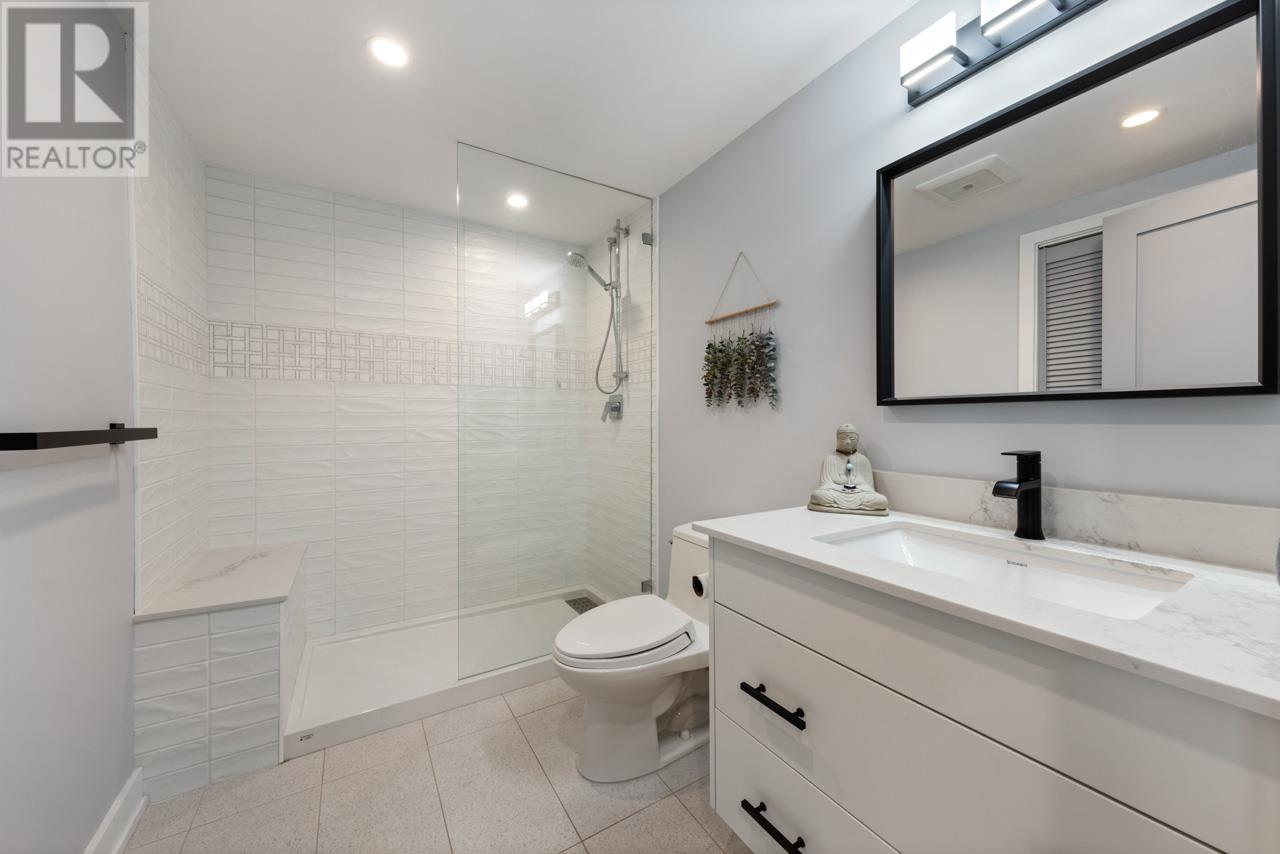 Listing Picture 29 of 38 : 1594 ISLAND PARK WALK, Vancouver / 溫哥華 - 魯藝地產 Yvonne Lu Group - MLS Medallion Club Member