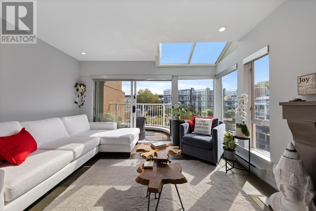 Listing Picture 3 of 38 : 1594 ISLAND PARK WALK, Vancouver / 溫哥華 - 魯藝地產 Yvonne Lu Group - MLS Medallion Club Member