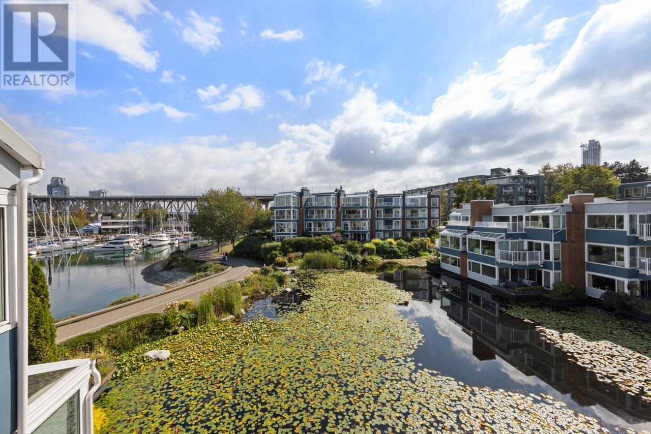 Listing Picture 32 of 38 : 1594 ISLAND PARK WALK, Vancouver / 溫哥華 - 魯藝地產 Yvonne Lu Group - MLS Medallion Club Member