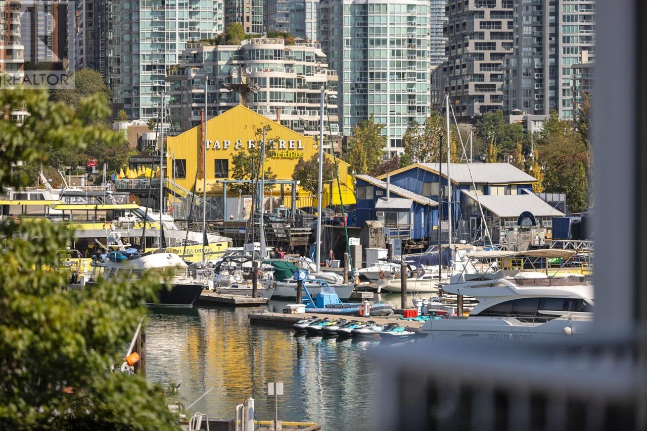 Listing Picture 37 of 38 : 1594 ISLAND PARK WALK, Vancouver / 溫哥華 - 魯藝地產 Yvonne Lu Group - MLS Medallion Club Member