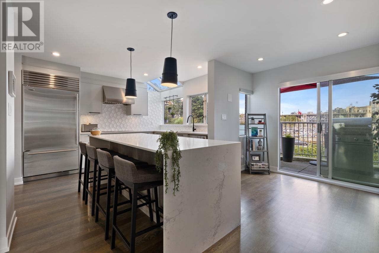 Listing Picture 6 of 38 : 1594 ISLAND PARK WALK, Vancouver / 溫哥華 - 魯藝地產 Yvonne Lu Group - MLS Medallion Club Member