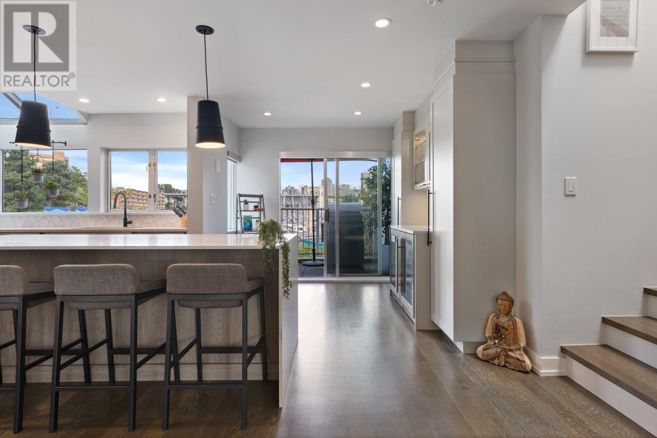 Listing Picture 7 of 38 : 1594 ISLAND PARK WALK, Vancouver / 溫哥華 - 魯藝地產 Yvonne Lu Group - MLS Medallion Club Member