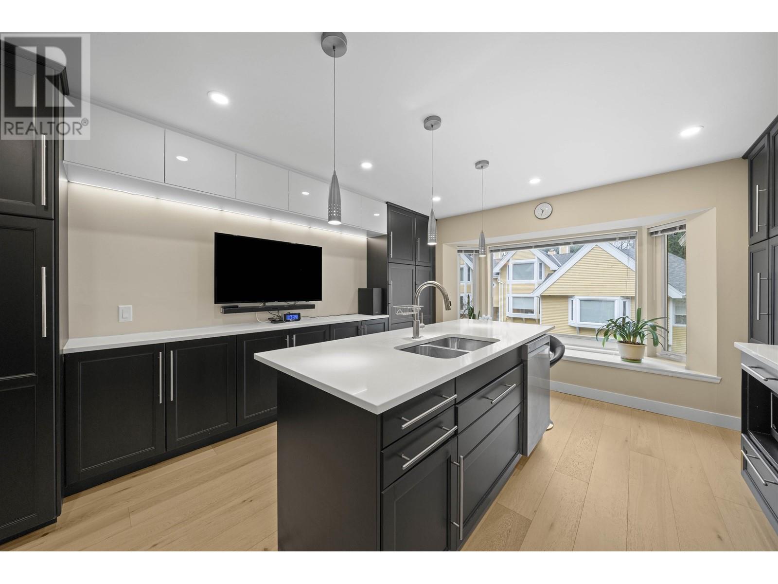 3312 Flagstaff Place, Vancouver, British Columbia  V5S 4K8 - Photo 5 - R2958005