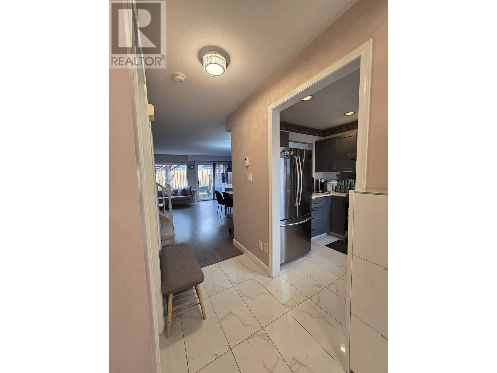 Listing Picture 2 of 13 : 19 10168 KILBY DRIVE, Richmond / 烈治文 - 魯藝地產 Yvonne Lu Group - MLS Medallion Club Member