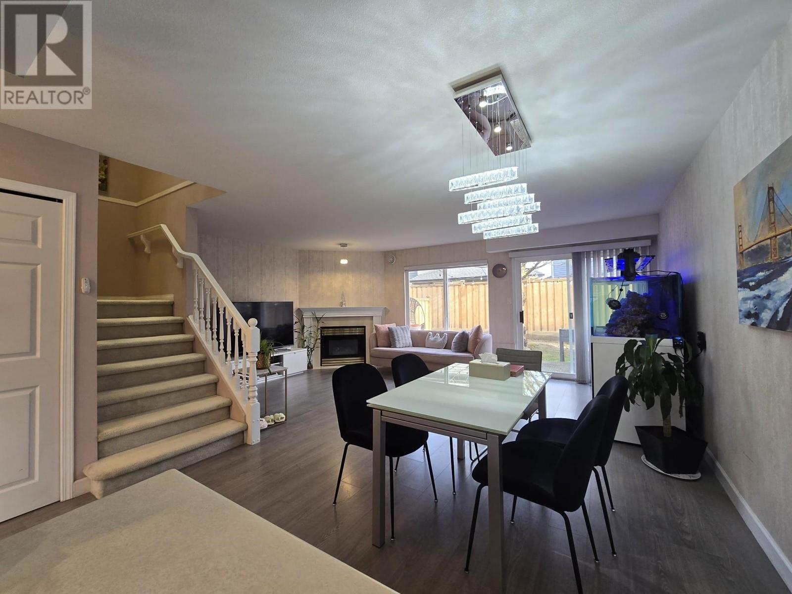 Listing Picture 3 of 13 : 19 10168 KILBY DRIVE, Richmond / 烈治文 - 魯藝地產 Yvonne Lu Group - MLS Medallion Club Member