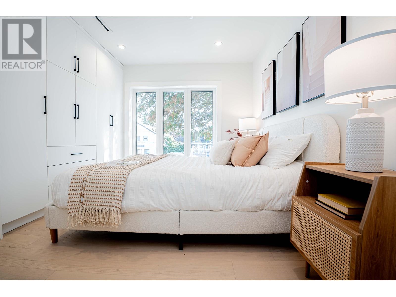 Listing Picture 12 of 30 : #2 2522 E 15TH AVENUE, Vancouver / 溫哥華 - 魯藝地產 Yvonne Lu Group - MLS Medallion Club Member